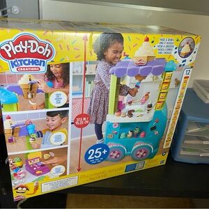 Play-Doh Kitchen Creations Ultimate Ice Cream Truck Toy Playset